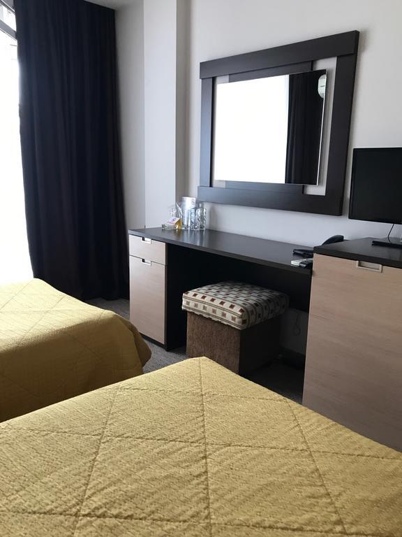 בלאגובגראד Hotel Kardinal מראה חיצוני תמונה