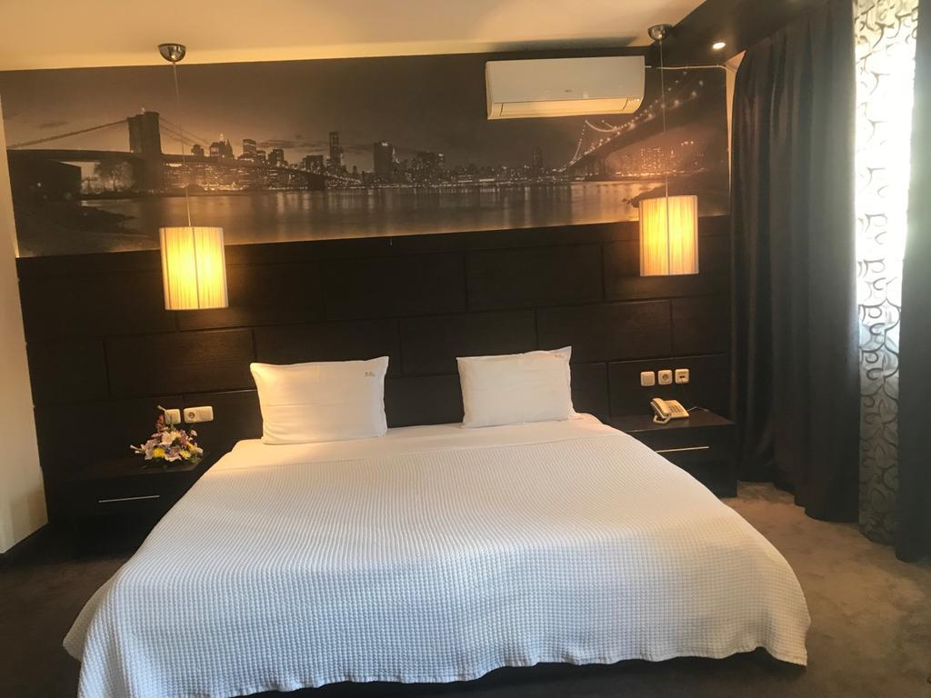בלאגובגראד Hotel Kardinal מראה חיצוני תמונה