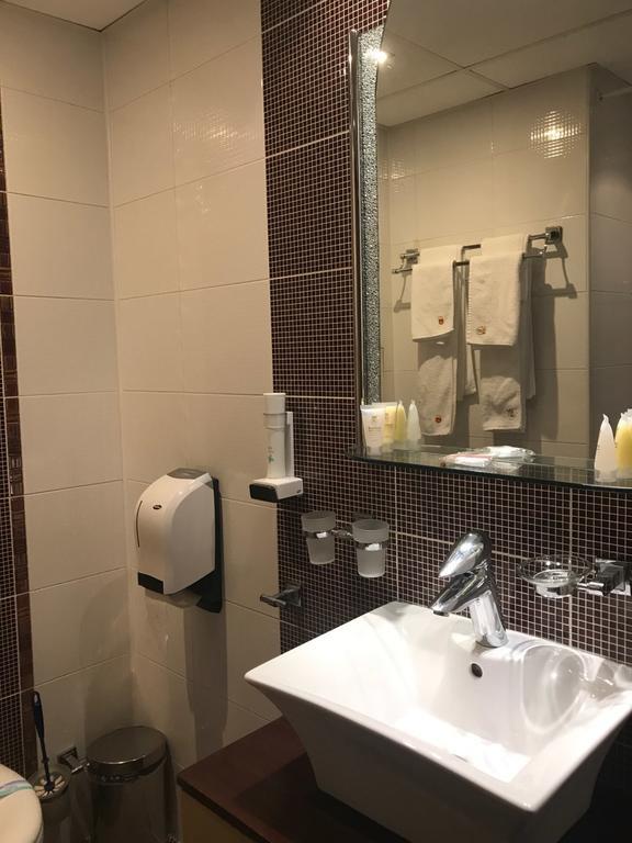 בלאגובגראד Hotel Kardinal מראה חיצוני תמונה
