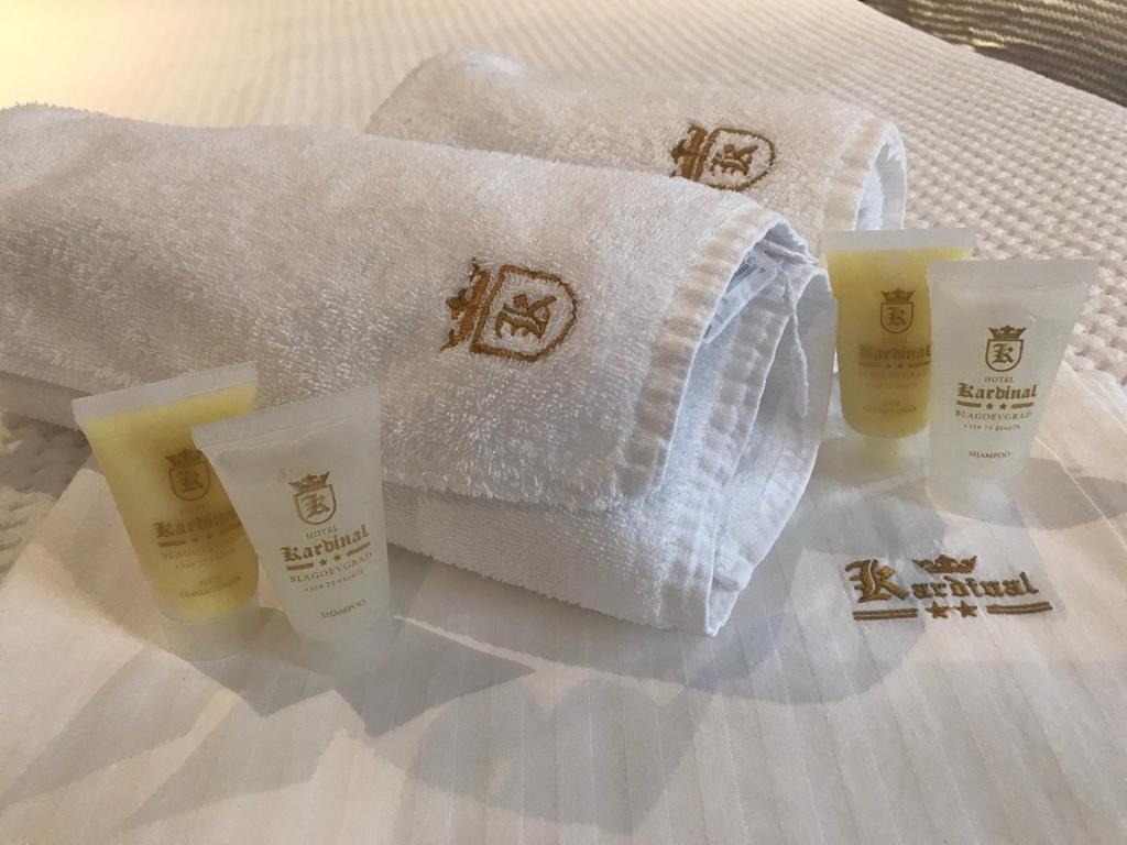 בלאגובגראד Hotel Kardinal מראה חיצוני תמונה