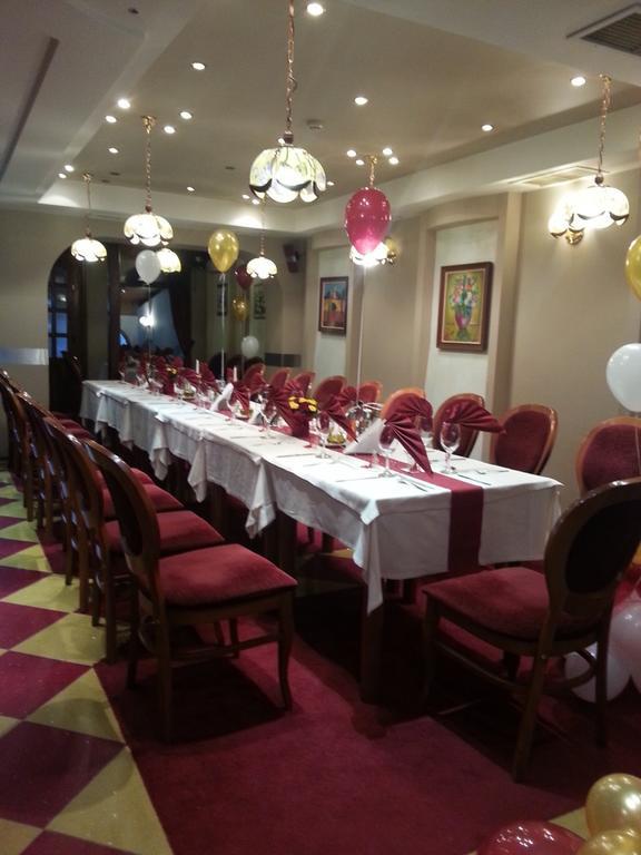 בלאגובגראד Hotel Kardinal מראה חיצוני תמונה