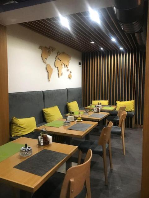 בלאגובגראד Hotel Kardinal מראה חיצוני תמונה